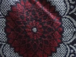 アンティーク　華紋織り出し本場正藍泥染大島紬着物(割り込み絣)